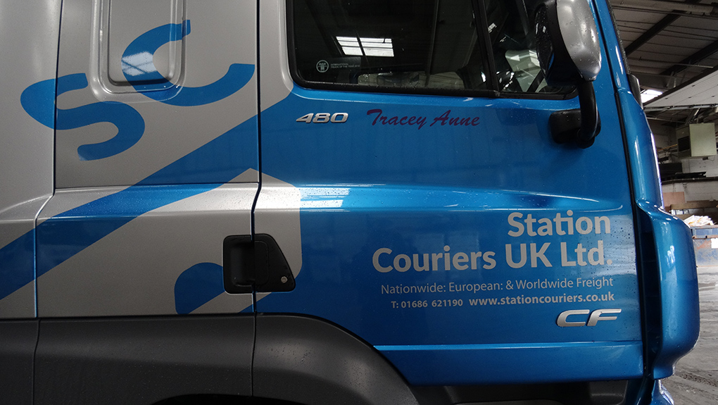 Station couriers lorry
